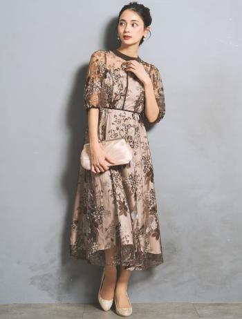 【LL/4L】フラワー刺繍パイピングドレス（ブラウン）DPSET0923L